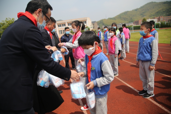 1589795183916817vbW4.jpg IMG_1325.jpg